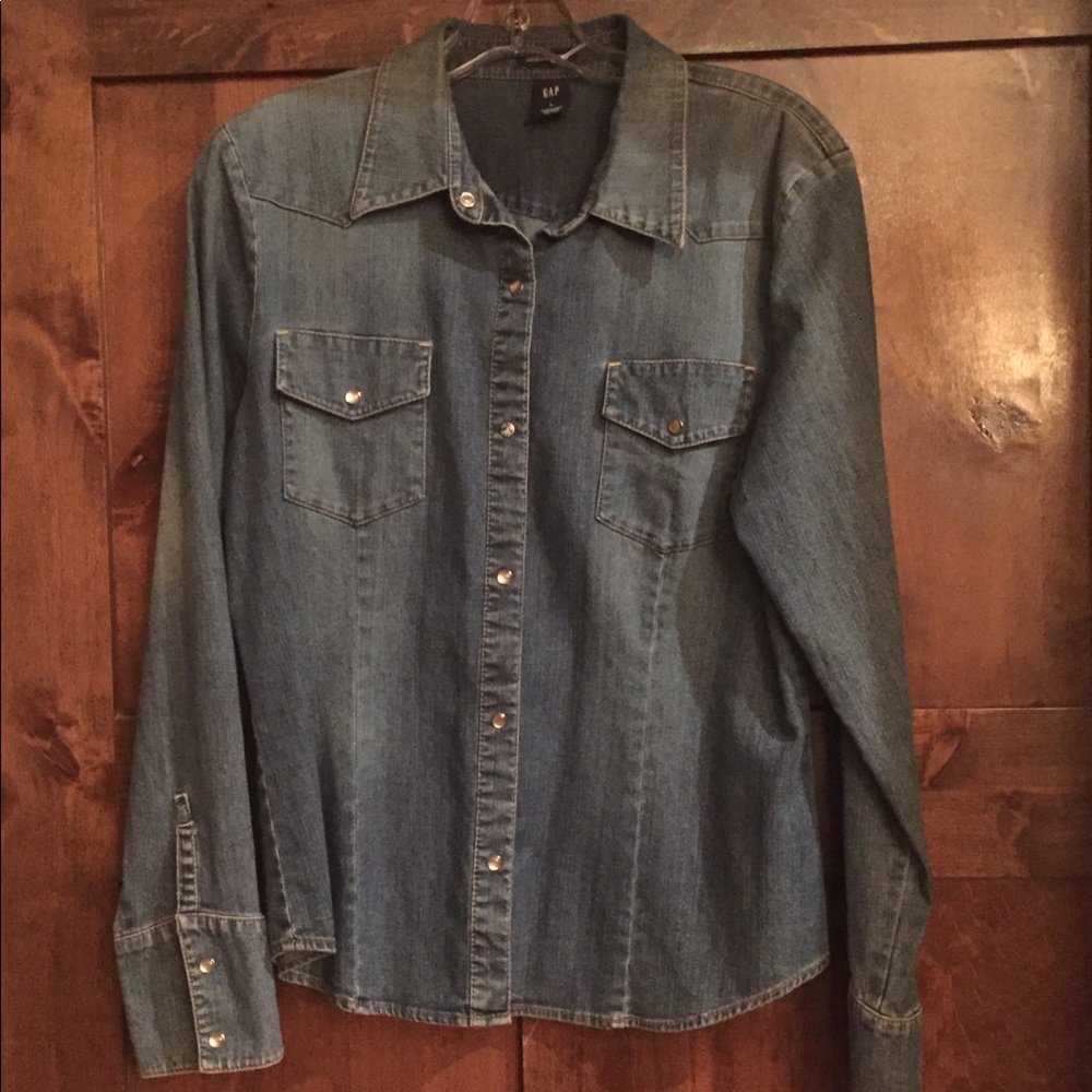 Gap women’s denim stretch shirt-size large